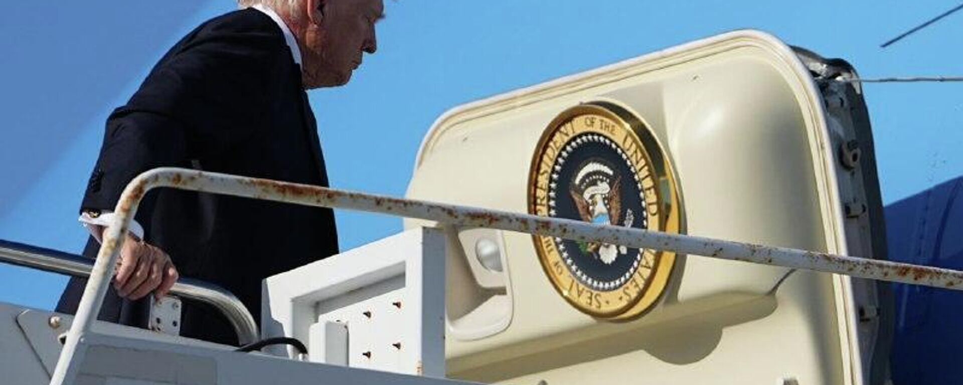 Trump redefine o poder norte-americano com ataques ao Irã e eventos em cascata no cenário global, diz mídia - Sputnik Brasil, 1920, 02.03.2026