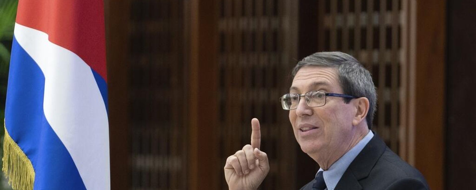 O ministro das Relações Exteriores de Cuba, Bruno Rodríguez, concede uma entrevista coletiva em Havana, Cuba, 19 de outubro de 2023 - Sputnik Brasil, 1920, 11.10.2026