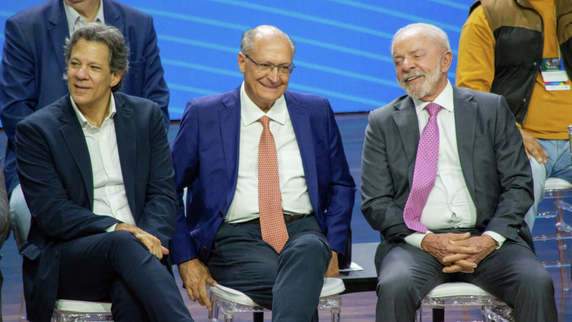 Presidente Luiz Inácio Lula da Silva (PT) ao lado do vice-presidente Geraldo Alckmin (PSB) e do ministro da Fazenda, Fernando Haddad, durante a II Conferência Nacional do Trabalho, em São Paulo (SP). 3 de março de 2026 - Sputnik Brasil, 1920, 03.03.2026