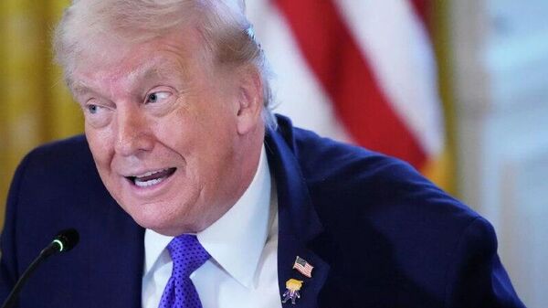 Trump anuncia expansão massiva da produção de armas nos EUA em meio a tensão no Oriente Médio - Sputnik Brasil