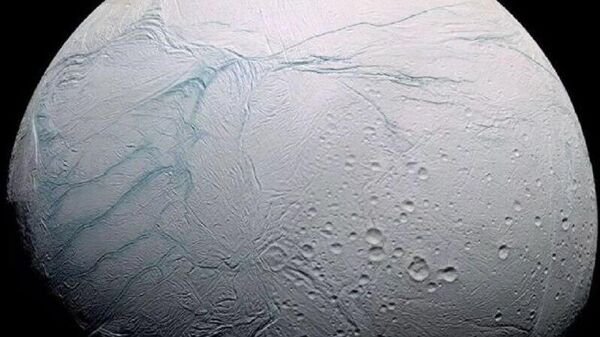 Oceanos escondidos em luas geladas podem estar fervendo sob a superfície, aponta estudo - Sputnik Brasil