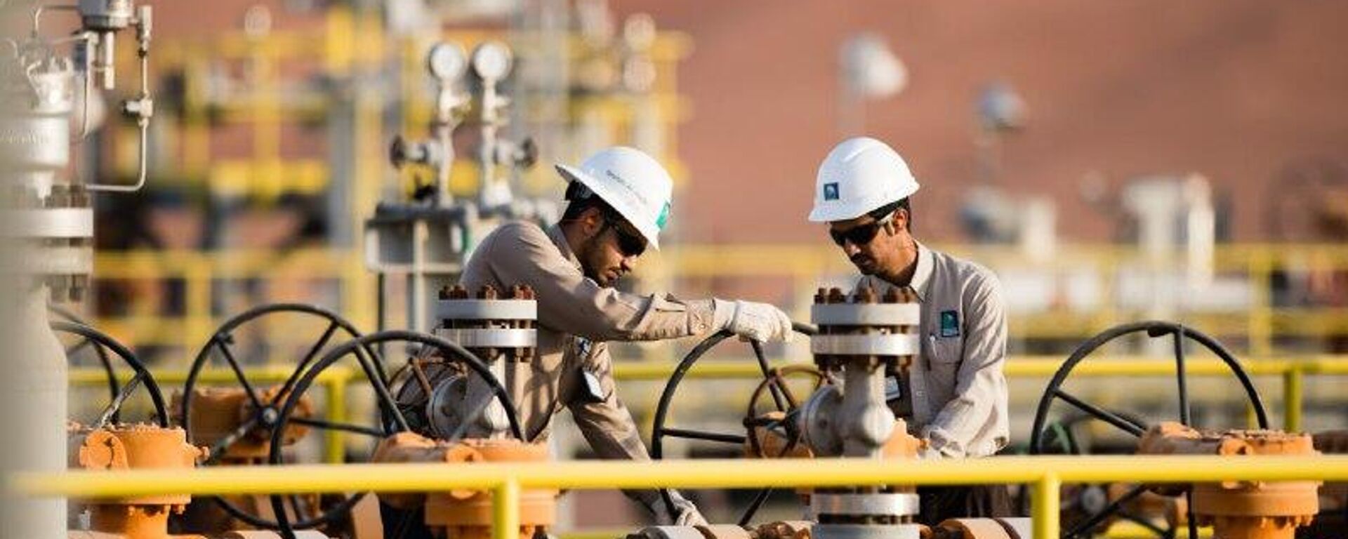 Arábia Saudita reduz produção de petróleo devido a tensões no Oriente Médio - Sputnik Brasil, 1920, 10.03.2026