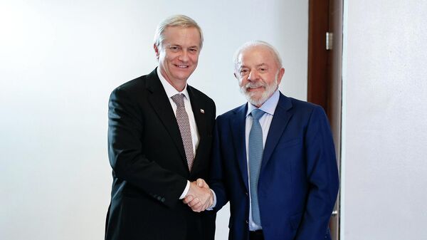 O presidente do Brasil, Luiz Inácio Lula da Silva, durante reunião bilateral com o presidente eleito do Chile, José Antonio Kast. Cidade do Panamá, Panamá, 27 de janeiro de 2026 - Sputnik Brasil