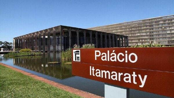 Visita de assessor de Trump a Bolsonaro pode ser ingerência, diz Itamaraty - Sputnik Brasil