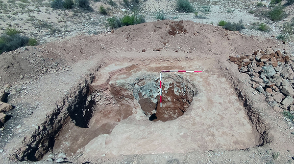 Forno de cerâmica encontrado no antigo assentamento de Kalat-e Yavar, no Irã - Sputnik Brasil