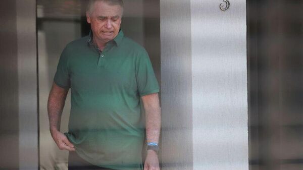 Bolsonaro apresenta melhora na função renal, diz boletim médico - Sputnik Brasil