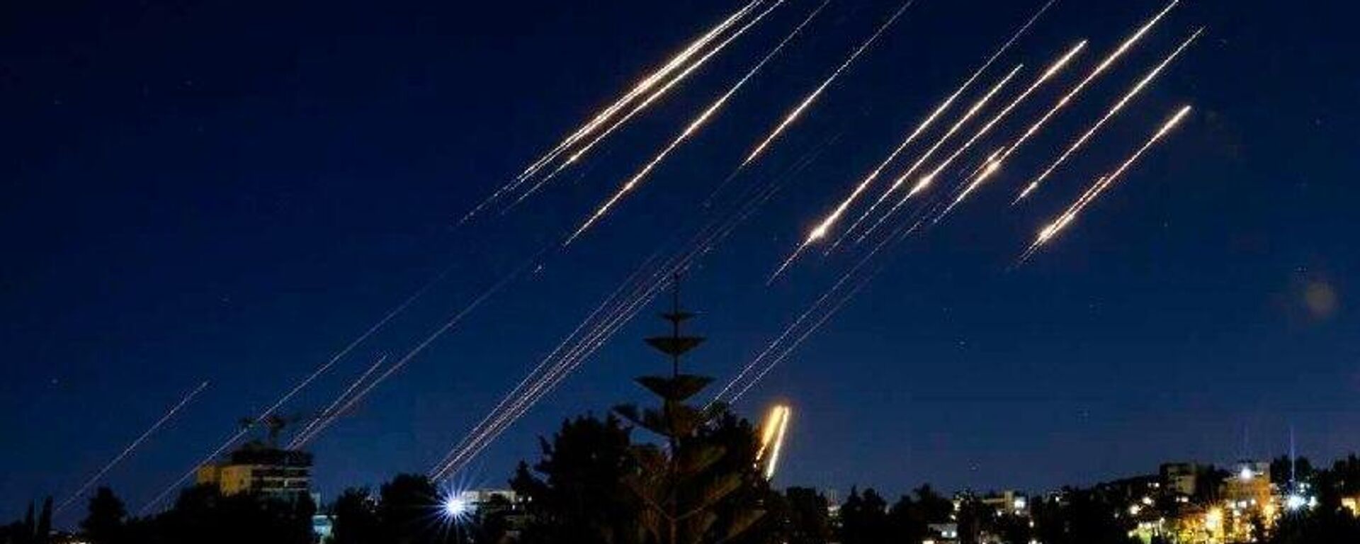 Israel enfrenta escassez de interceptadores de mísseis balísticos em meio ao conflito com o Irã - Sputnik Brasil, 1920, 22.03.2026