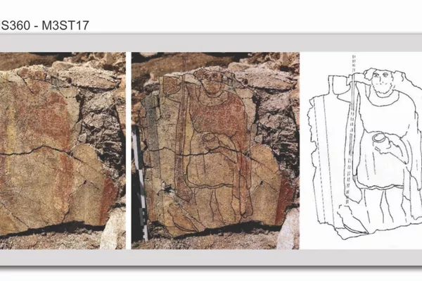 No detalhe, a reconstituição sequencial da imagem representando o deus Sucellus encontrado no bloco de alvenaria do Templo M3 No detalhe, a reconstituição sequencial da imagem representando o deus Sucellus encontrado no bloco de alvenaria do Templo M3 - Sputnik Brasil