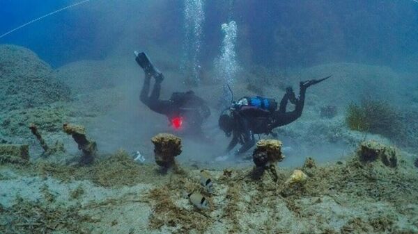 Arqueólogos descobriram o primeiro fragmento de mármore associado ao mármore do Partenon no navio afundado de Lord Elgin, o Mentor - Sputnik Brasil