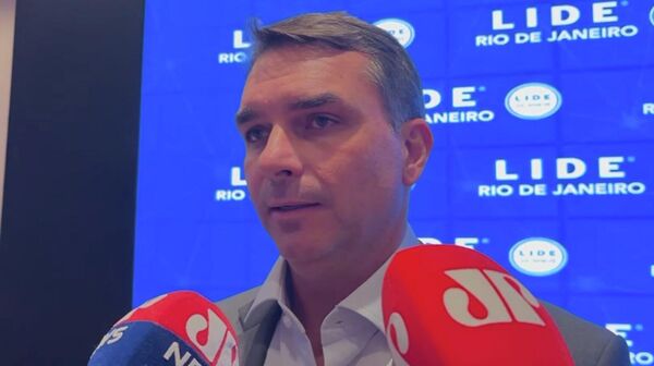 O senador Flávio Bolsonaro (PL-RJ) em entrevista durante evento no Rio de Janeiro (RJ) - Sputnik Brasil