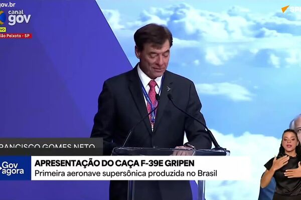 Presidente Lula participa da apresentação do 1º Caça F-39E Gripen montado no Brasil - Sputnik Brasil