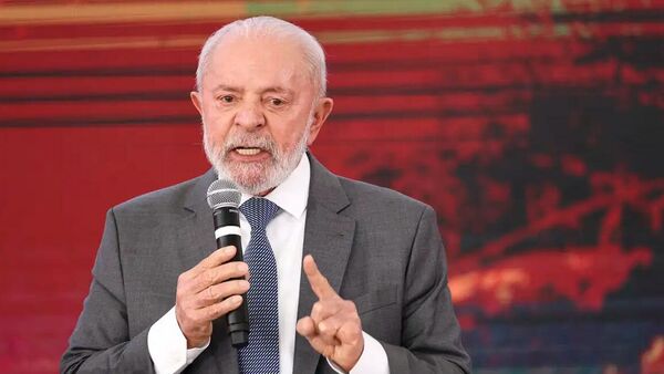 O presidente do Brasil, Luiz Inácio Lula da Silva, durante discurso - Sputnik Brasil