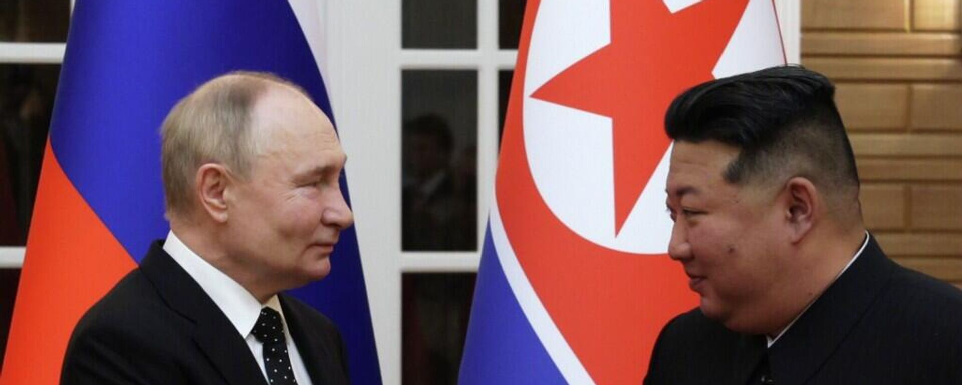 Presidente russo Vladimir Putin com seu homólogo norte-coreano Kim Jong-un - Sputnik Brasil, 1920, 30.03.2026