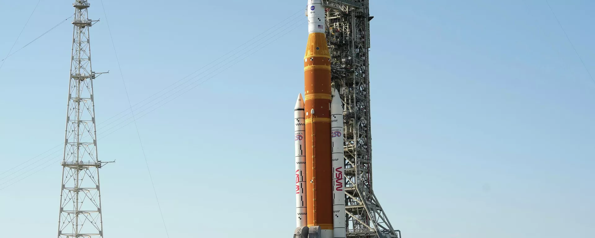 Espaçonave Orion a bordo do foguete Space Launch System da NASA. - Sputnik Brasil, 1920, 31.03.2026