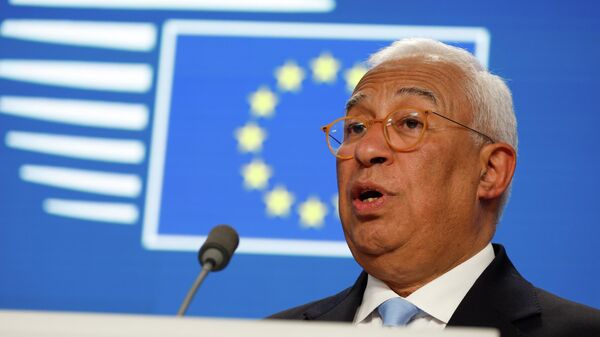 O presidente do Conselho Europeu, António Costa, discursa durante uma conferência de imprensa no final de uma cimeira da União Europeia (UE) em Bruxelas, 20 de março de 2026 - Sputnik Brasil