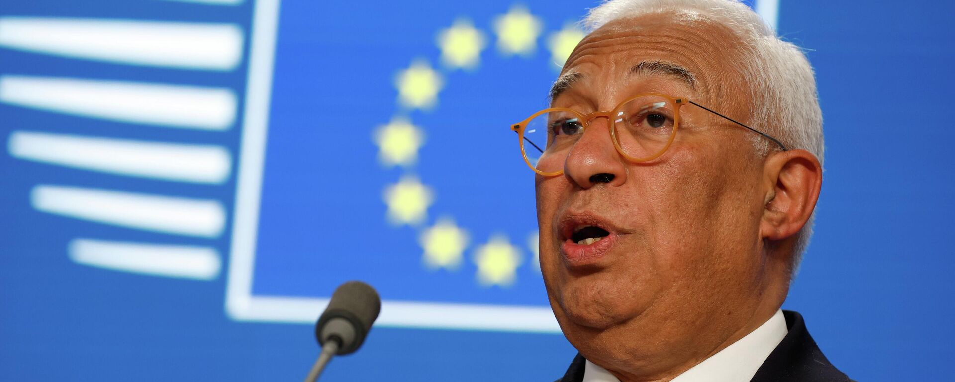 O presidente do Conselho Europeu, António Costa, discursa durante uma conferência de imprensa no final de uma cimeira da União Europeia (UE) em Bruxelas, 20 de março de 2026 - Sputnik Brasil, 1920, 31.03.2026