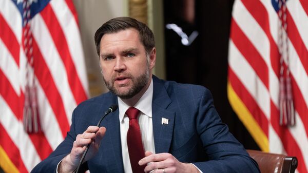 O vice-presidente dos Estados Unidos, J. D. Vance, durante evento oficial, em 27 de março de 2026 - Sputnik Brasil