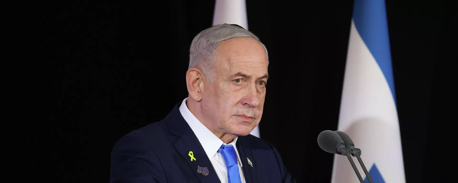 Benjamin Netanyahu participa da cerimônia estatal em memória dos soldados mortos na guerra, no Monte Herzl, em Jerusalém. Israel, 16 de outubro de 2025 Benjamin Netanyahu participa da cerimônia estatal em memória dos soldados mortos na guerra, no Monte Herzl, em Jerusalém. Israel, 16 de outubro de 2025 - Sputnik Brasil, 1920, 08.04.2026