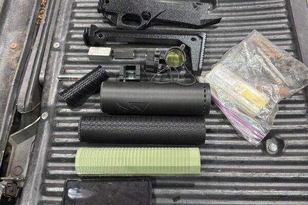 Armas fabricadas por impressoras 3D apreendidas durante a operação Shadowgun - Sputnik Brasil