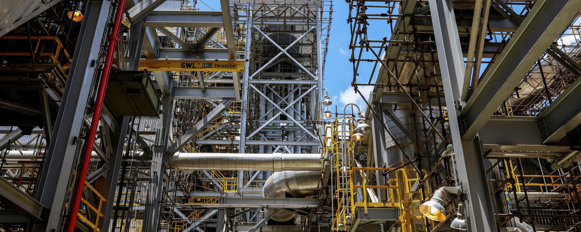  Refinaria Abreu e Lima, da Petrobras, em Ipojuca (PE), em 1º de novembro de 2024 - Sputnik Brasil, 1920, 01.04.2026