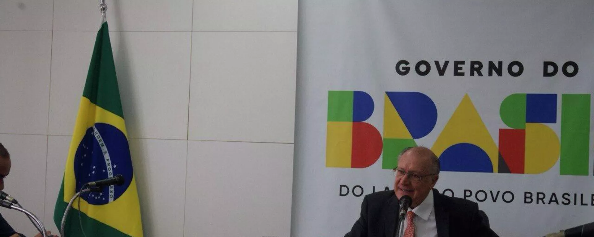 Vice-presidente Geraldo Alckmin durante café com jornalistas realizado na sede do Ministério do Desenvolvimento, Indústria e Comércio, em Brasília (DF) - Sputnik Brasil, 1920, 02.04.2026