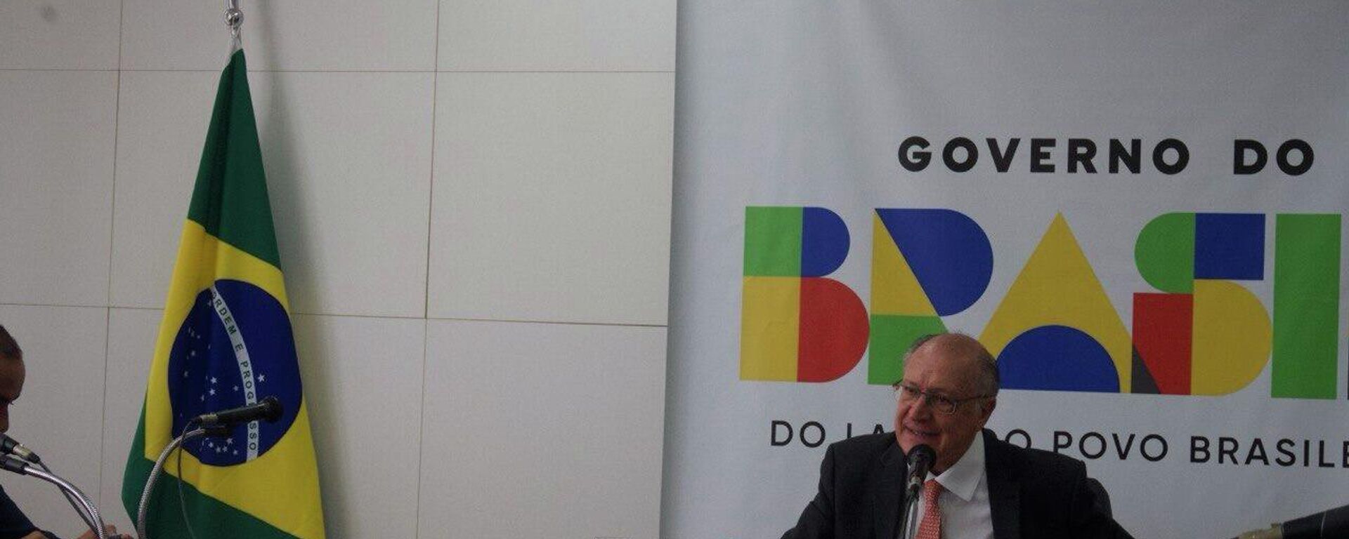 Vice-presidente Geraldo Alckmin durante café com jornalistas realizado na sede do Ministério do Desenvolvimento, Indústria e Comércio, em Brasília (DF) - Sputnik Brasil, 1920, 02.04.2026