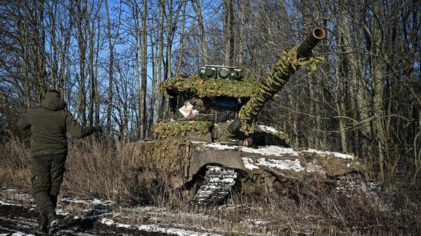 Um tanque T-72B3M no front. - Sputnik Brasil