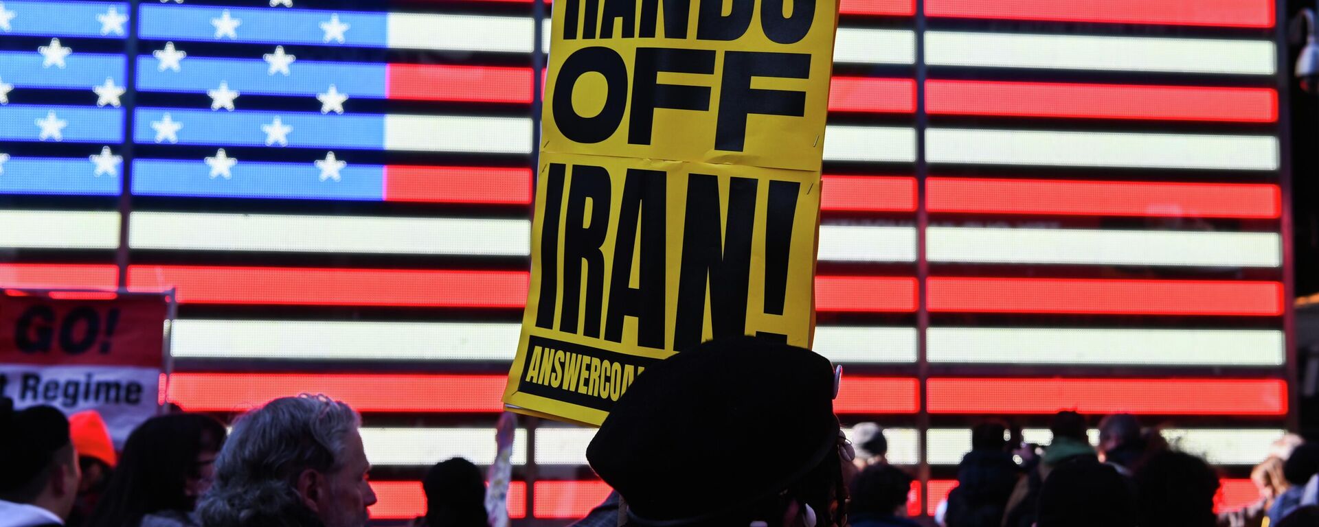 Manifestação contra os ataques ao Irã nos EUA. - Sputnik Brasil, 1920, 04.04.2026