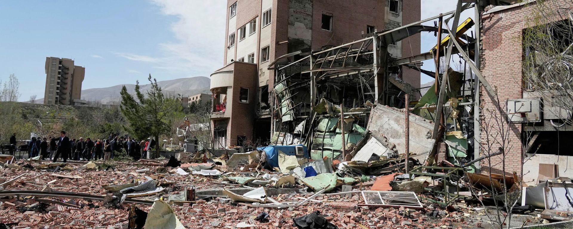 Destruição causada após ataque dos Estados Unidos e Israel contra a Universidade Shahid Beheshti em Teerã. 4 de abril de 2026 - Sputnik Brasil, 1920, 14.07.2026