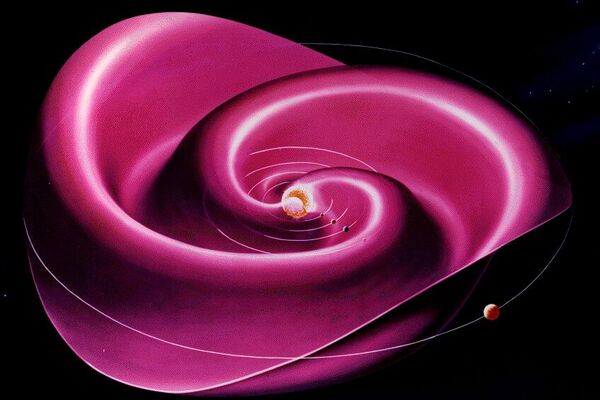 A folha de corrente heliosférica (HCS, na sigla em inglês) resulta da influência do campo magnético rotativo do Sol sobre o plasma no meio interplanetário (vento solar). Seu formato espiral ondulado foi comparado à saia de uma bailarina - Sputnik Brasil