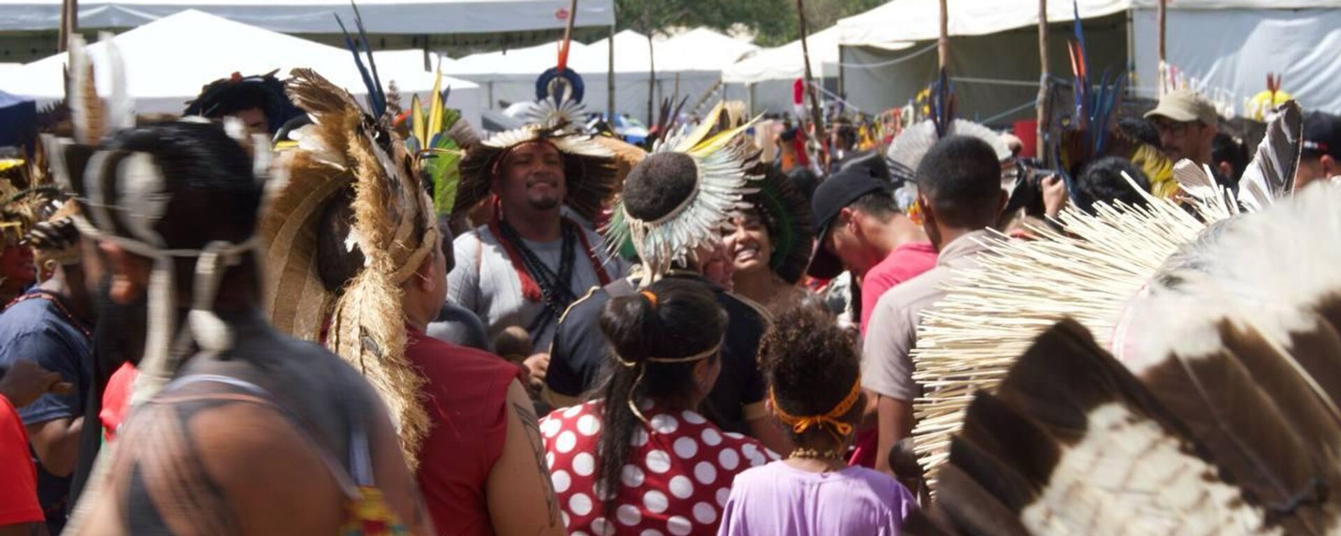 Participantes do evento Acampamento Terra Livre (ATL), a maior mobilização indígena do Brasil - Sputnik Brasil, 1920, 06.04.2026