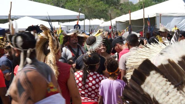 Participantes do evento Acampamento Terra Livre (ATL), a maior mobilização indígena do Brasil - Sputnik Brasil