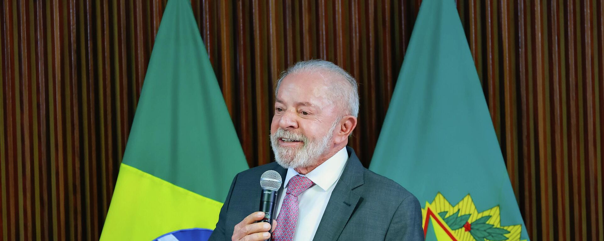 O presidente do Brasil, Luiz Inácio Lula da Silva, durante reunião ministerial, em 31 de março de 2026 - Sputnik Brasil, 1920, 09.04.2026