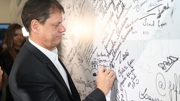 O governador de São Paulo, Tarcísio de Freitas (Republicanos), durante evento em São Paulo, em 6 de abril de 2026 - Sputnik Brasil