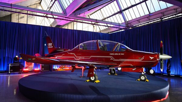 Avião T-40 Newén desenvolvido pela estatal chilena Enaer - Sputnik Brasil