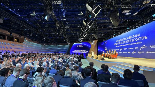 Cosmonauta Oleg Kononenko conversa com o público no Fórum Espacial Russo - Sputnik Brasil