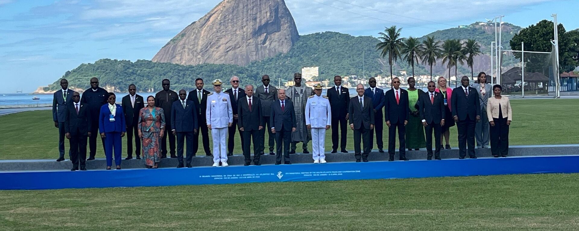 Ministros e autoridades de 24 países das duas margens do Atlântico Sul se reúnem na reunião da Zona de Paz e Cooperação do Atlântico Sul (Zopacas), no Rio de Janeiro. Brasil, 9 de abril de 2026 - Sputnik Brasil, 1920, 09.04.2026