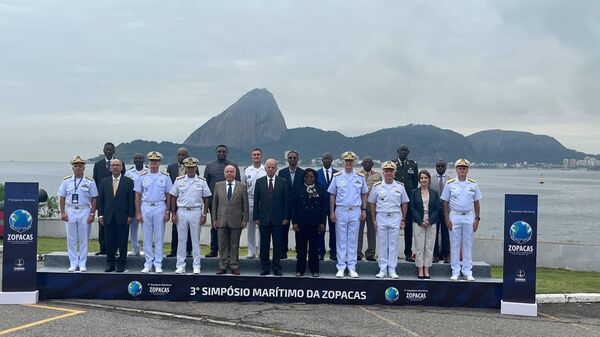 Autoridades do governo brasileiro, Forças Armadas do Brasil e delegações estrangeiras durante o Simpósio Marítimo da ZOPACAS. - Sputnik Brasil