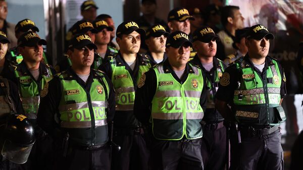 Policiais do Peru - Sputnik Brasil