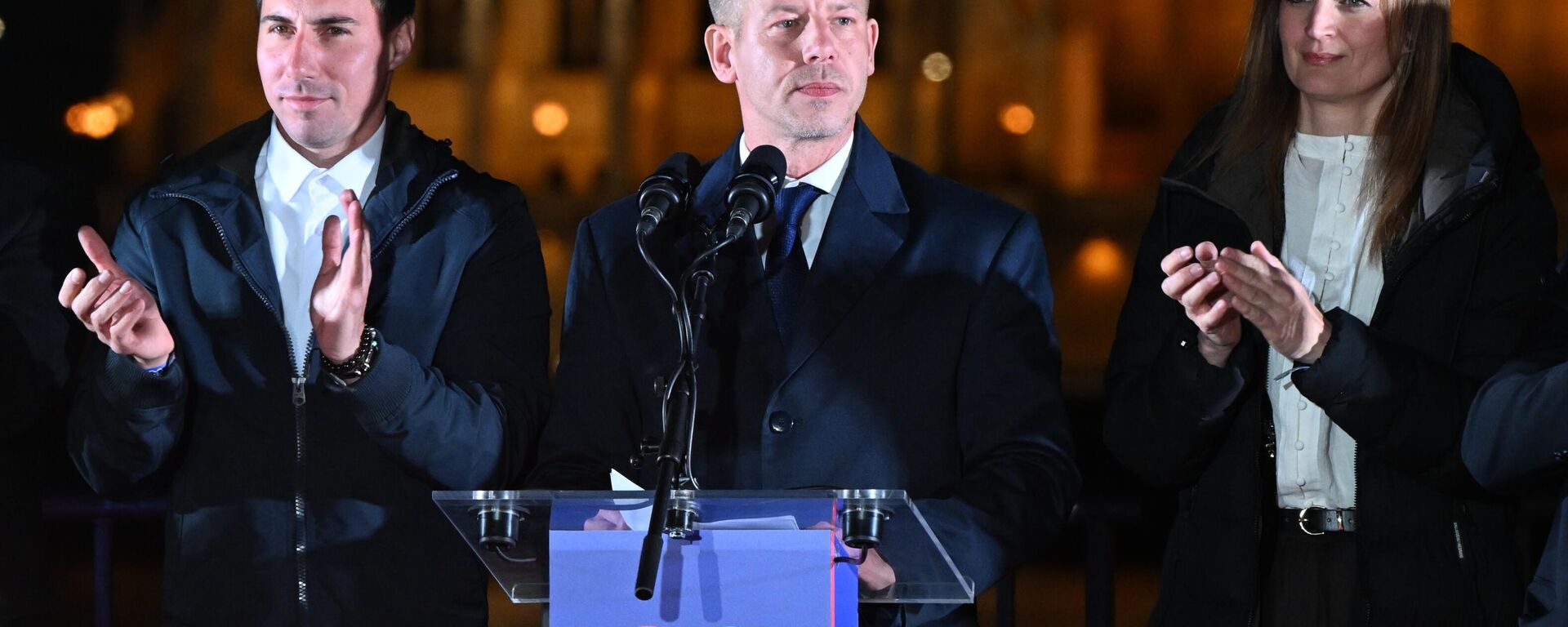 O líder do partido Tisza, Péter Magyar, que venceu as eleições parlamentares na Hungria no domingo (12) - Sputnik Brasil, 1920, 13.04.2026