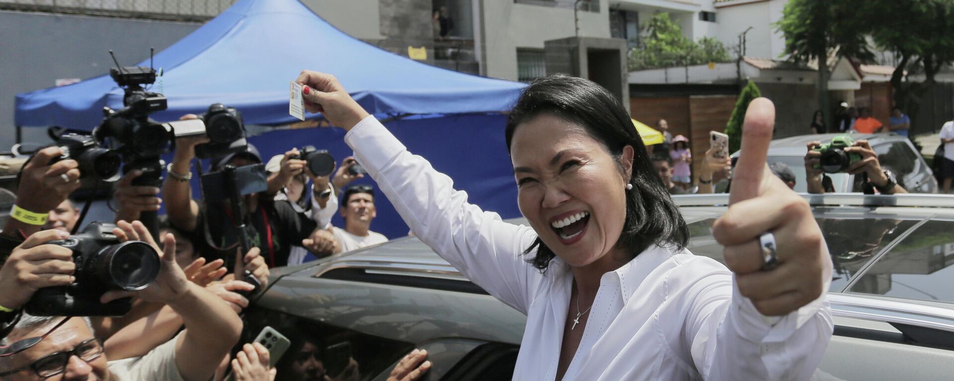 Keiko Fujimori, candidata presidencial no Peru, após participar das eleições no país, em 12 de abril de 2026 - Sputnik Brasil, 1920, 14.04.2026