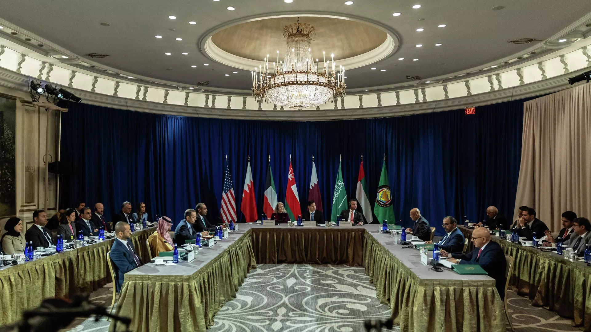 O secretário de Estado dos EUA, Marco Rubio, participa de reunião com os ministros das Relações Exteriores dos países do Conselho de Cooperação do Golfo na 80ª sessão da ONU, em Nova York (ONU), 24 de setembro de 2025. - Sputnik Brasil, 1920, 16.08.2026