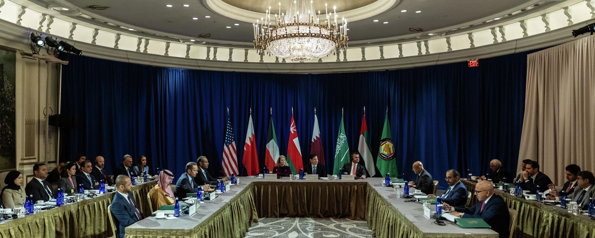 O secretário de Estado dos EUA, Marco Rubio, participa de reunião com os ministros das Relações Exteriores dos países do Conselho de Cooperação do Golfo na 80ª sessão da ONU, em Nova York (ONU), 24 de setembro de 2025. - Sputnik Brasil, 1920, 16.08.2026