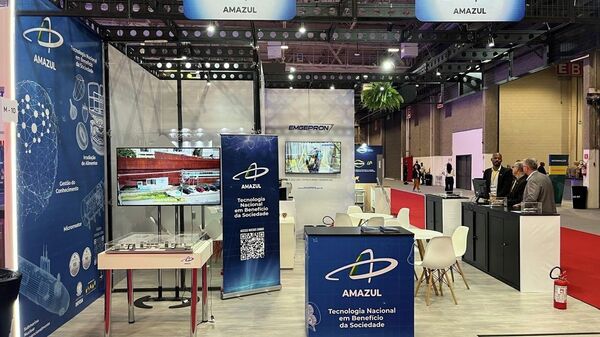 Estande da Amazul durante a LAAD Security 2026, maior feira de segurança da América Latina, em São Paulo (SP) - Sputnik Brasil