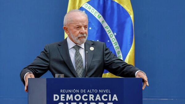 O presidente do Brasil, Luiz Inácio Lula da Silva, durante declaração no evento Democracia Sempre, no Chile, em 22 de julho de 2025 - Sputnik Brasil