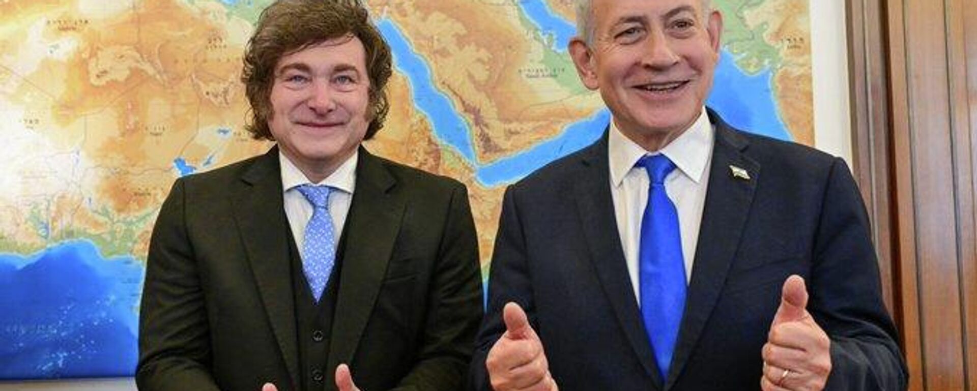 O presidente da Argentina Javier Milei e o primeiro-ministro israelense Benjamin Netanyahu - Sputnik Brasil, 1920, 19.04.2026