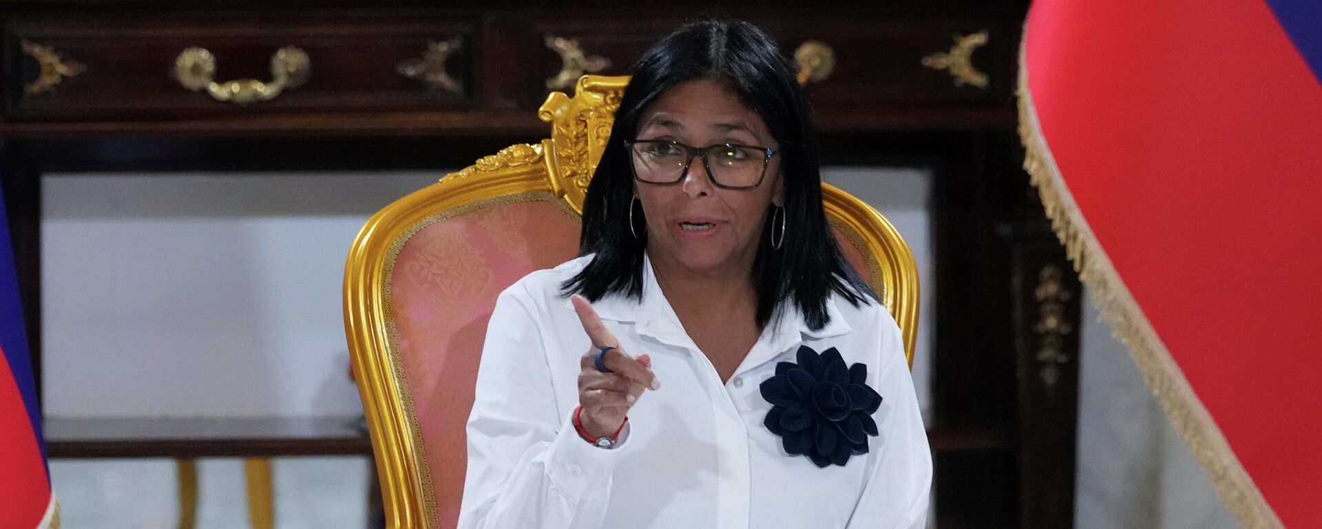 A presidente interina da Venezuela, Delcy Rodríguez, durante evento oficial, em Caracas, na Venezuela, em 13 de abril de 2026 - Sputnik Brasil, 1920, 20.04.2026