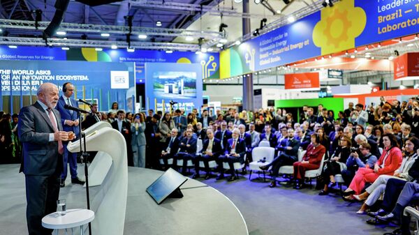 O presidente brasileiro Luiz Inácio Lula da Silva, durante visita à Feira Industrial de Hanôver, Alemanha, 20 de abril de 2026 - Sputnik Brasil