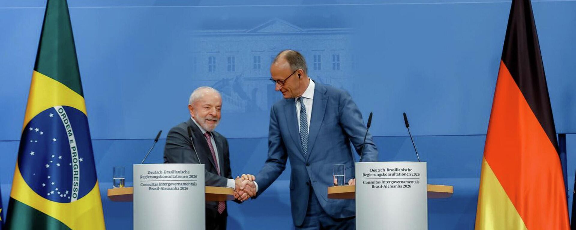 O presidente do Brasil, Luiz Inácio Lula da Silva, durante declaração conjunta à imprensa com o chanceler alemão, Friedrich Merz. Palácio de Herrenhause, Alemanha, 20 de abril de 2026 - Sputnik Brasil, 1920, 20.04.2026
