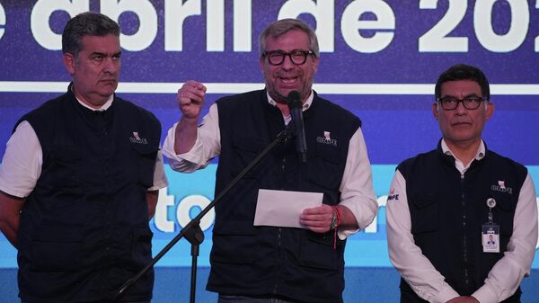 Piero Corvetto, chefe do Escritório Nacional de Processos Eleitorais do Peru, fala durante as eleições gerais em Lima, Peru. - Sputnik Brasil